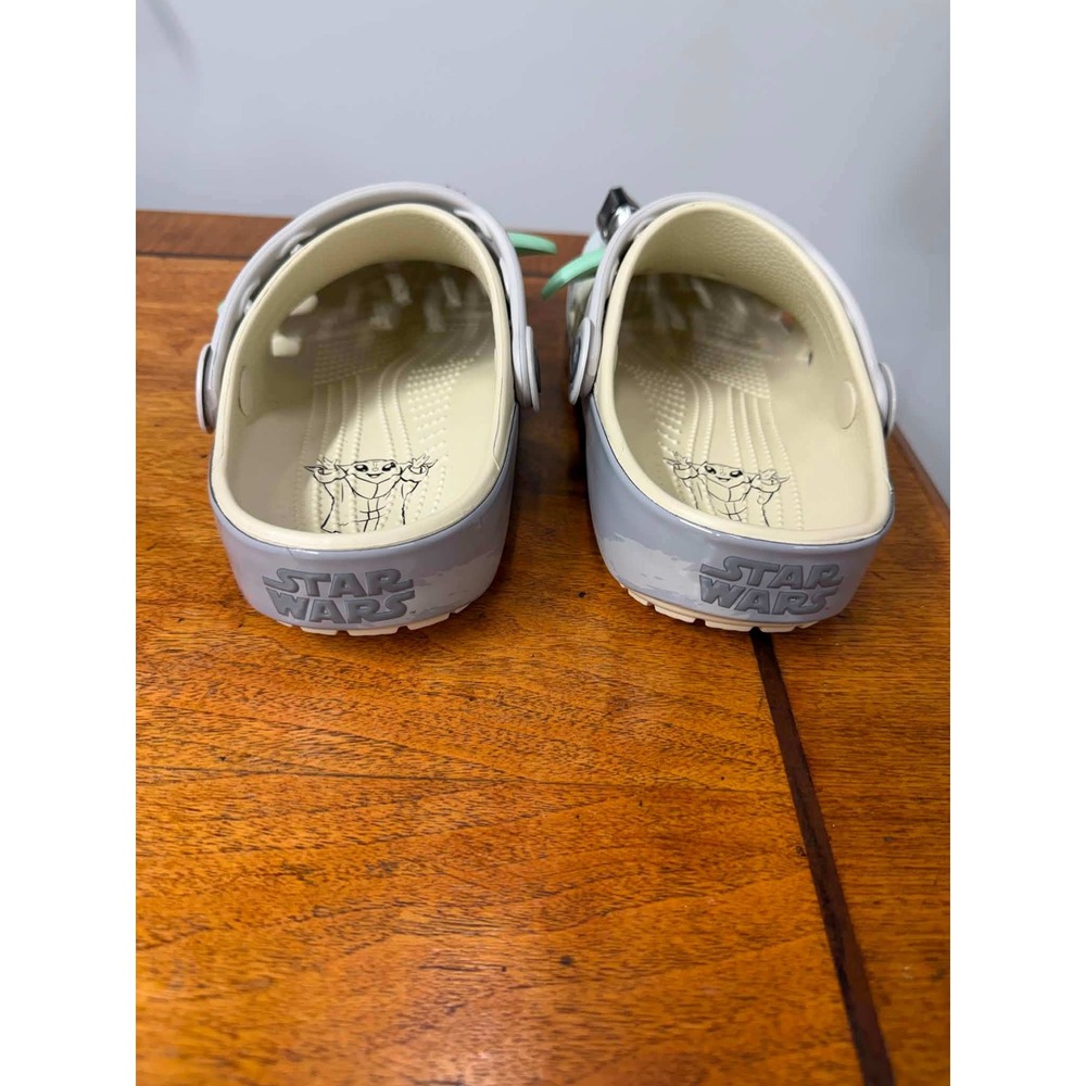 Crocs Star Wars The Mandalorian Grogu Baby Yoda Clogs Bone Grey Mens 5 Womens 7 - Picture 5 of 11